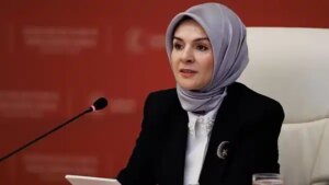 chpden bakan goktasa veri tepkisi kadinlar her gun oldurulurken siz neden susuyorsunuz SGYj4ecc.jpg