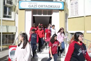 okullarda afet tatbikatlari gerceklestirildi NGUdIDks.jpg